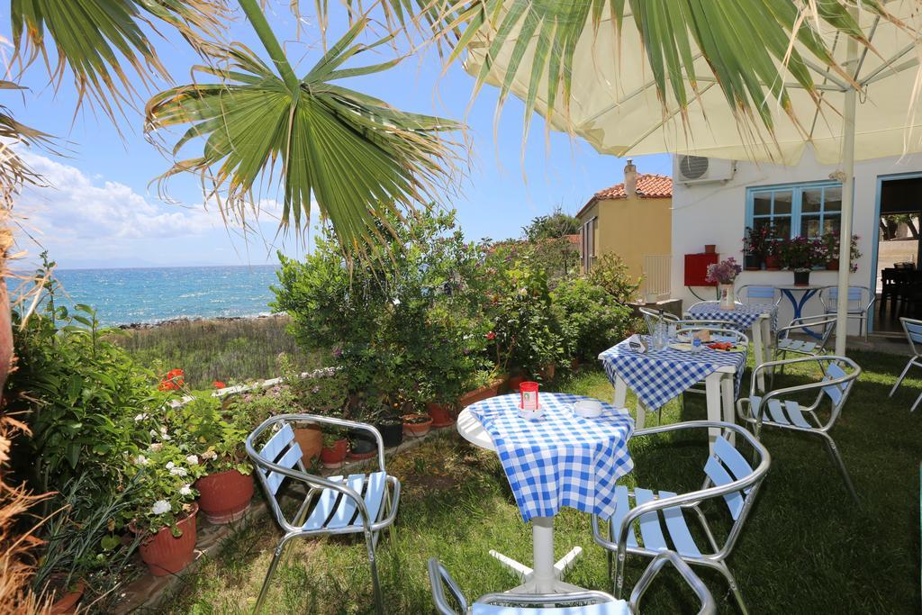 Akrogiali Hotel Plomari ภายนอก รูปภาพ