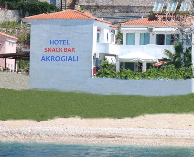 Akrogiali Hotel Plomari ภายนอก รูปภาพ