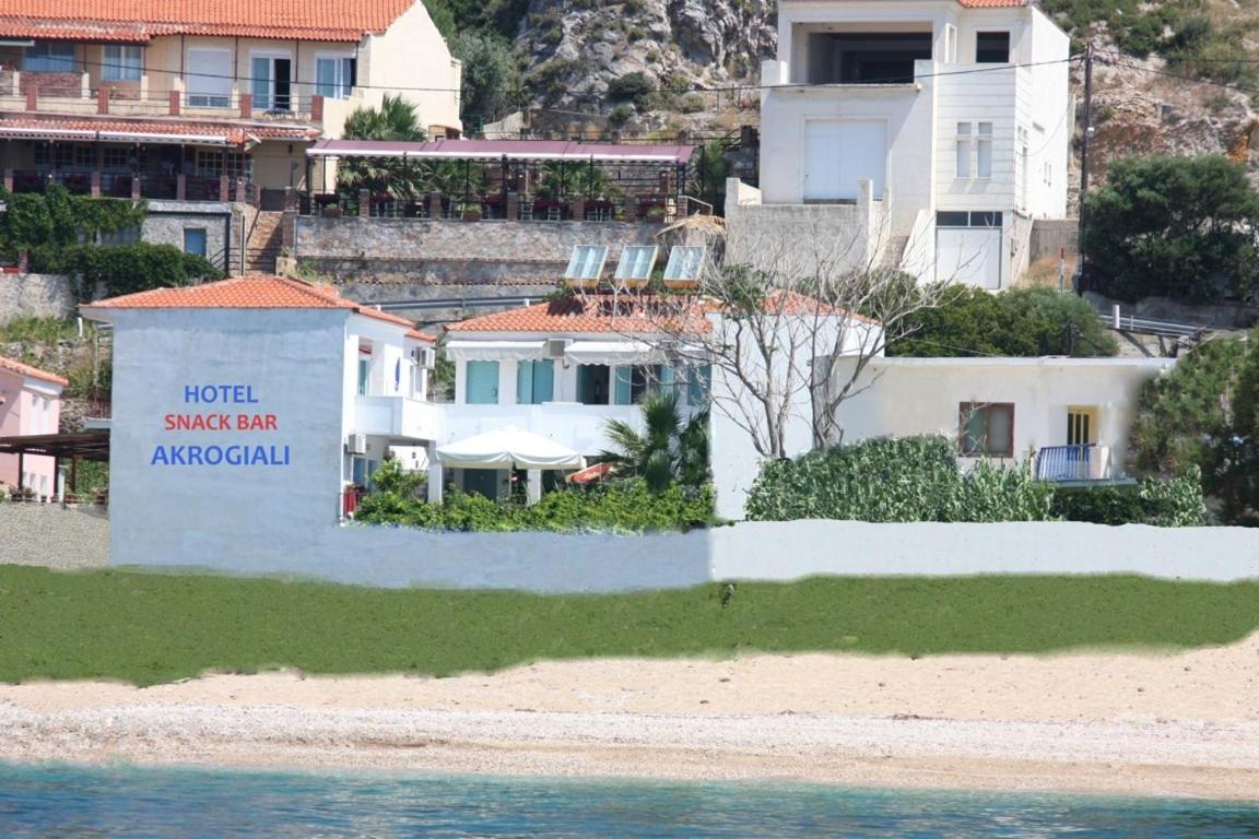 Akrogiali Hotel Plomari ภายนอก รูปภาพ