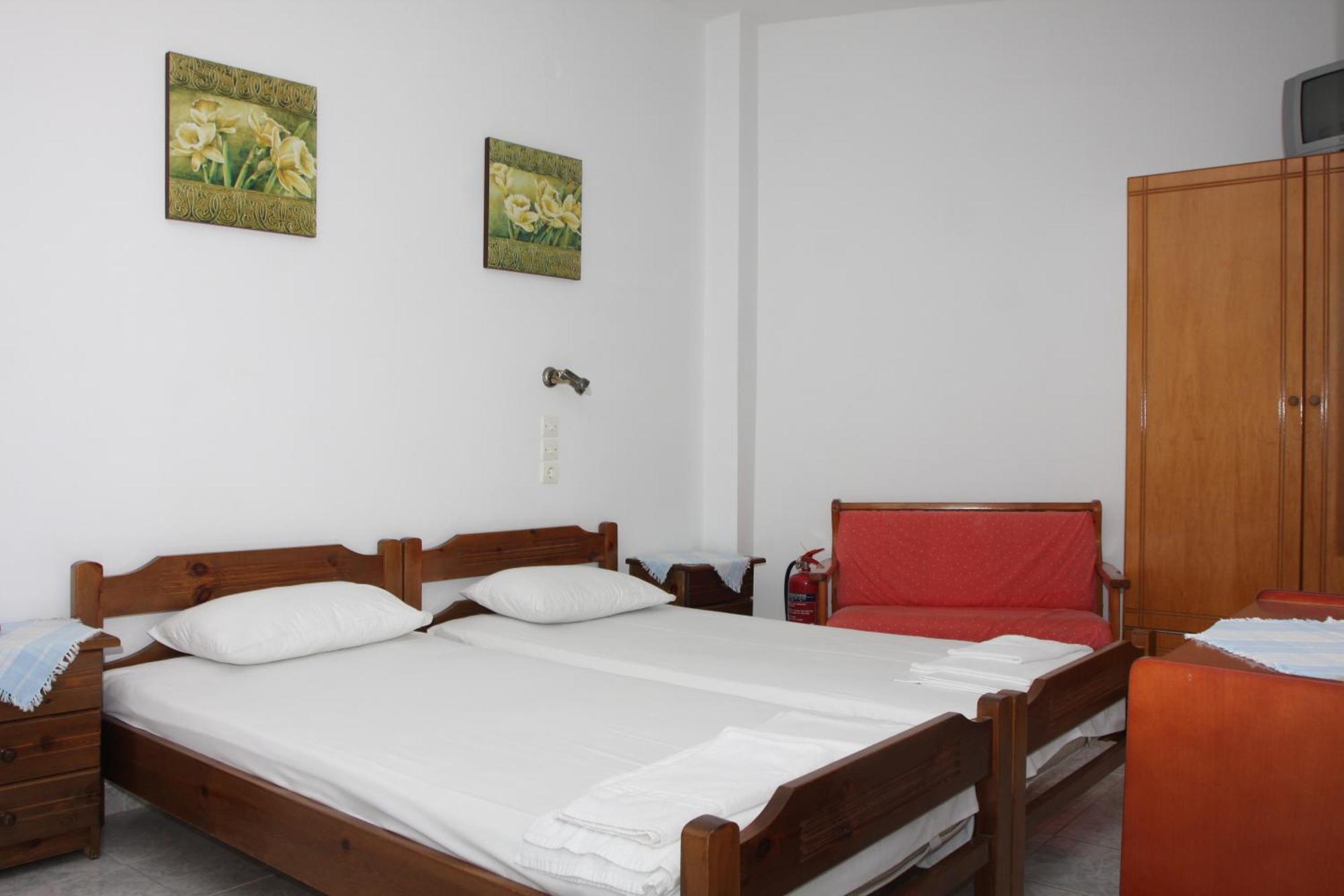 Akrogiali Hotel Plomari ภายนอก รูปภาพ